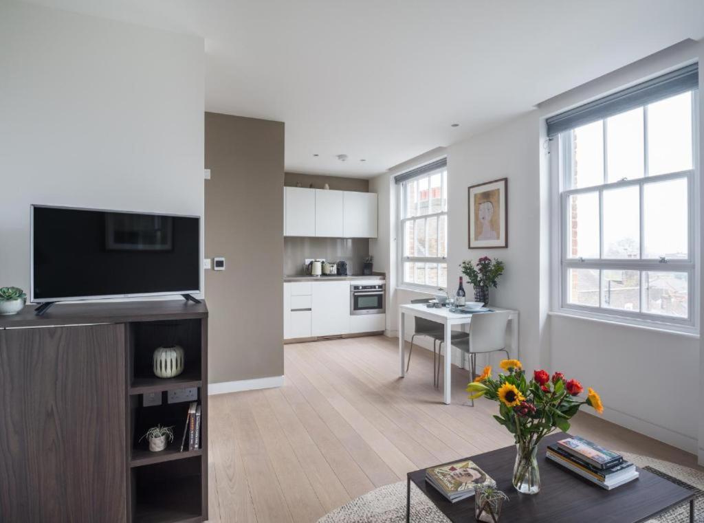 Wells Court By Aeria Apartments 런던 외부 사진