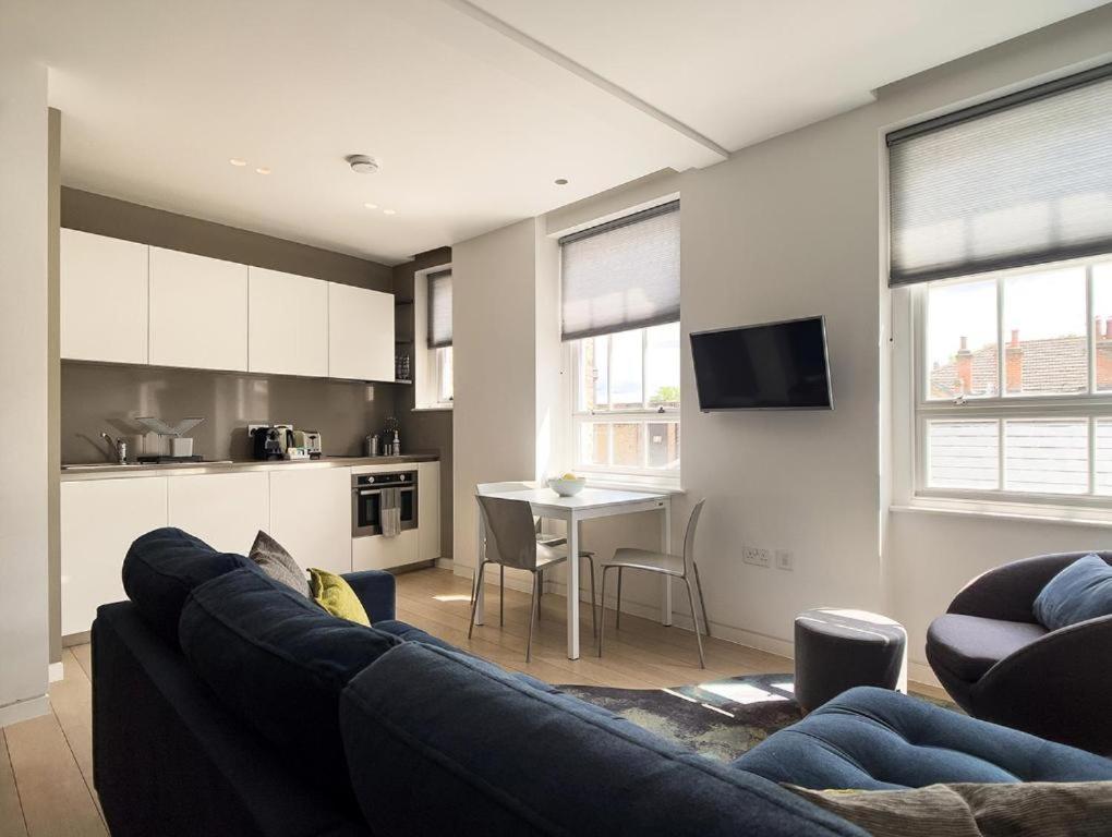 Wells Court By Aeria Apartments 런던 외부 사진