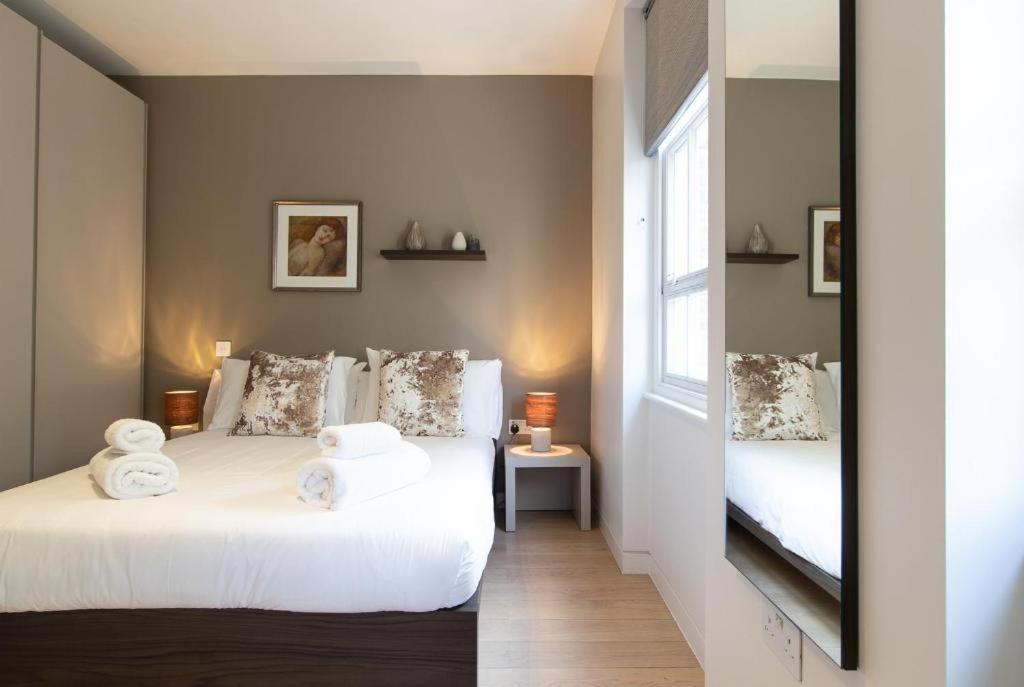 Wells Court By Aeria Apartments 런던 외부 사진